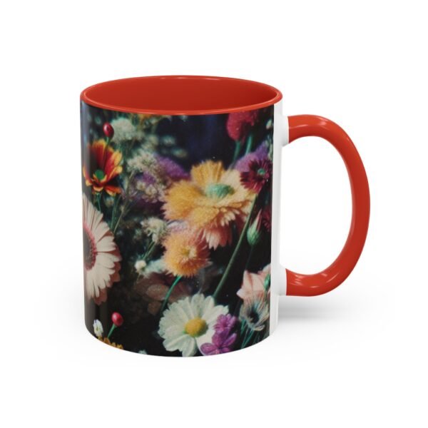 12685991425300365448_2048.jpeg Taza de café con detalles florales: diseño natural vibrante para amantes de la jardinería