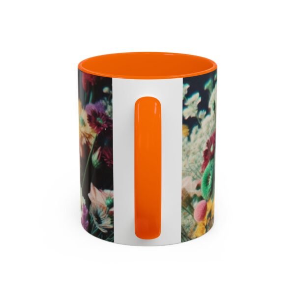 15330099000803549938_2048.jpeg Taza de café con detalles florales: diseño natural vibrante para amantes de la jardinería