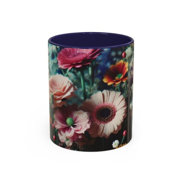 3867190753140533399_2048.jpeg Taza de café con detalles florales: diseño natural vibrante para amantes de la jardinería